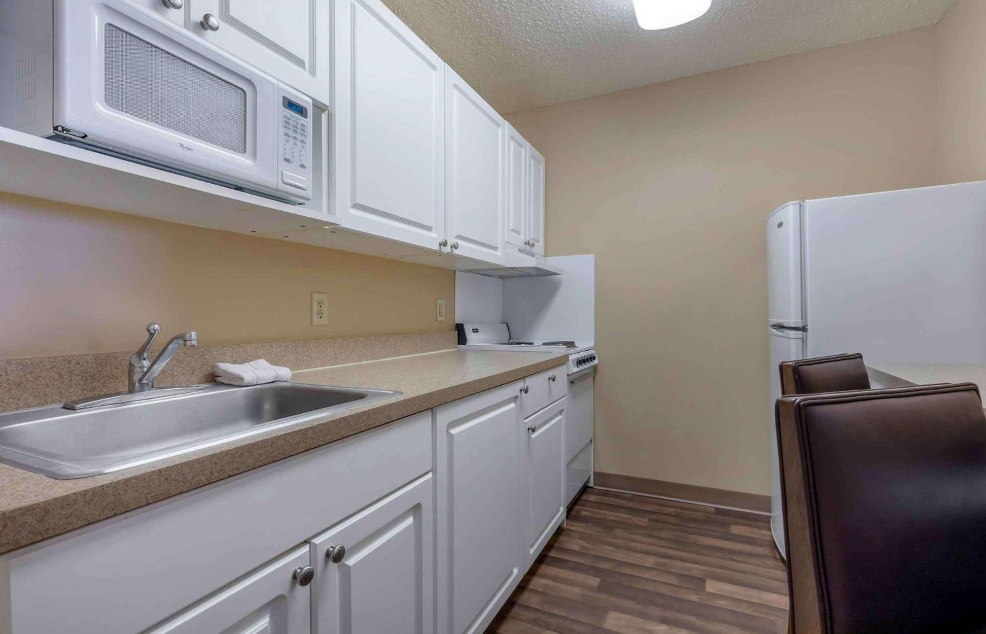 Extended Stay America Select Suites - Dallas - Фармерс-Бранч Экстерьер фото