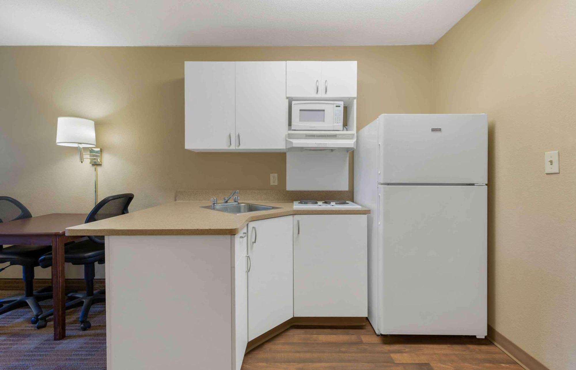 Extended Stay America Select Suites - Dallas - Фармерс-Бранч Экстерьер фото