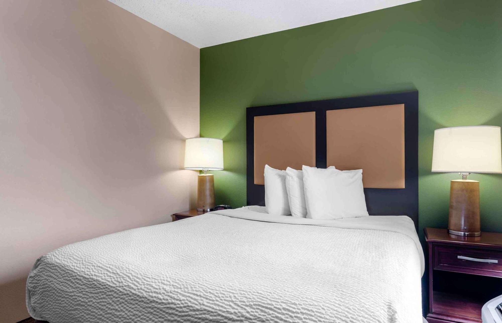 Extended Stay America Select Suites - Dallas - Фармерс-Бранч Экстерьер фото