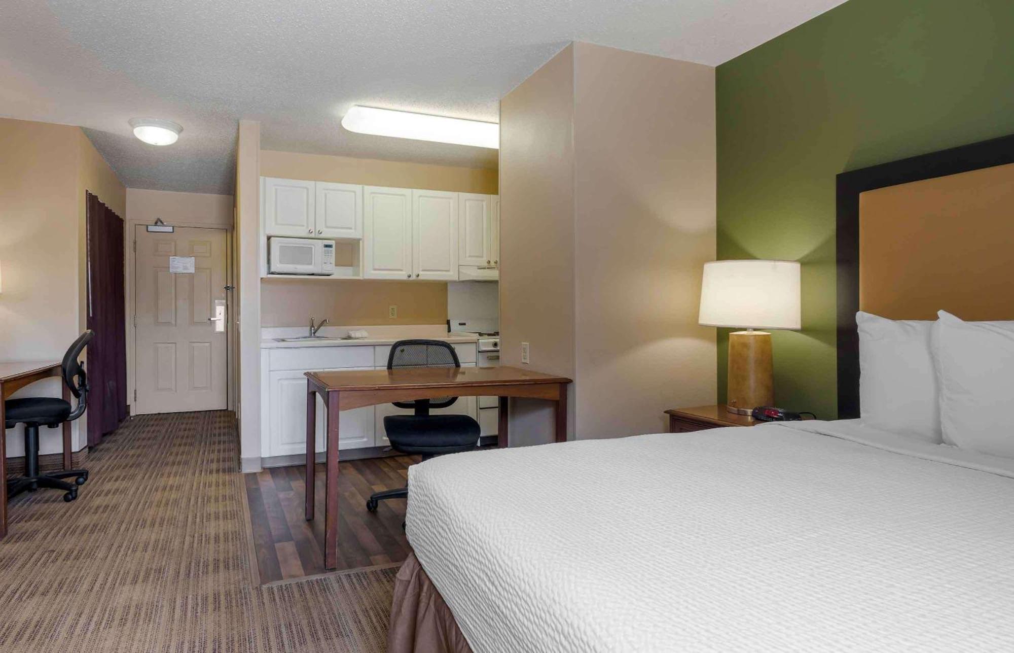 Extended Stay America Select Suites - Dallas - Фармерс-Бранч Экстерьер фото