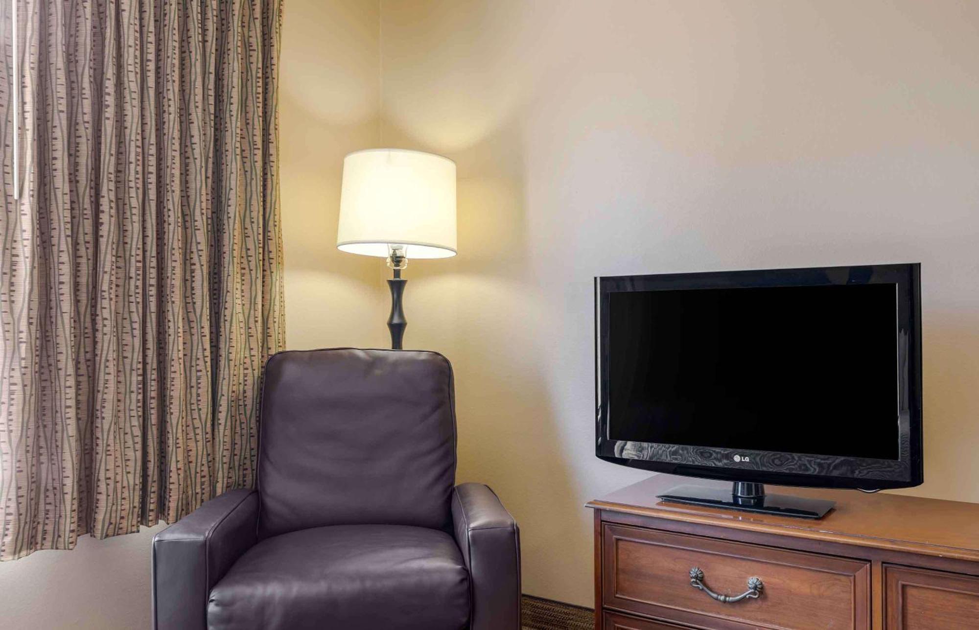 Extended Stay America Select Suites - Dallas - Фармерс-Бранч Экстерьер фото
